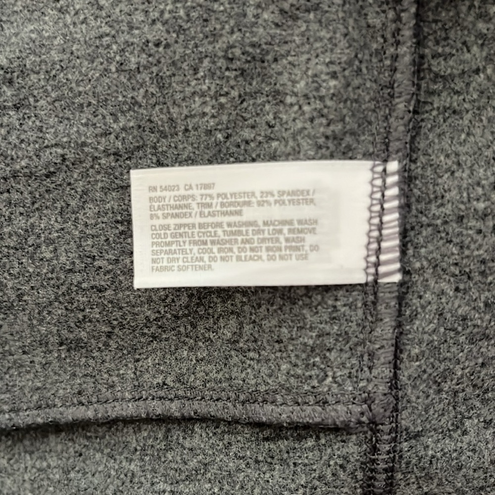 NWT GapFit performance hoodie size XL - Picture 6 of 6
